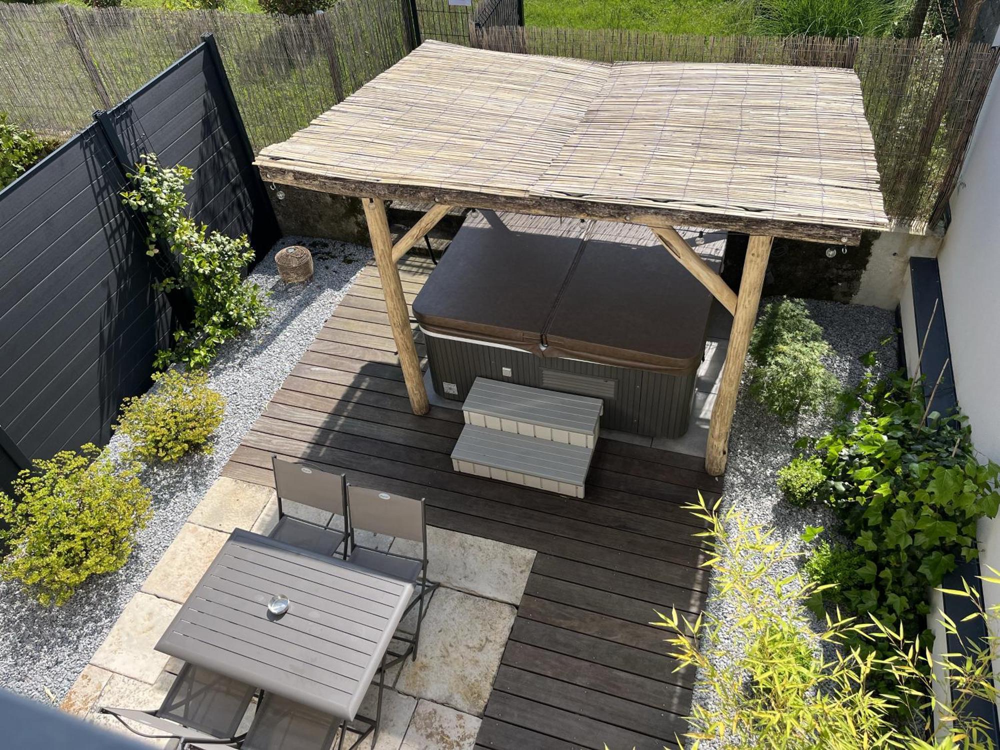 Sejour Detente - Appart'Hotel N 1 Avec Jaccuzi, Piscine Et Petit-Dejeuner Chouzelot Buitenkant foto