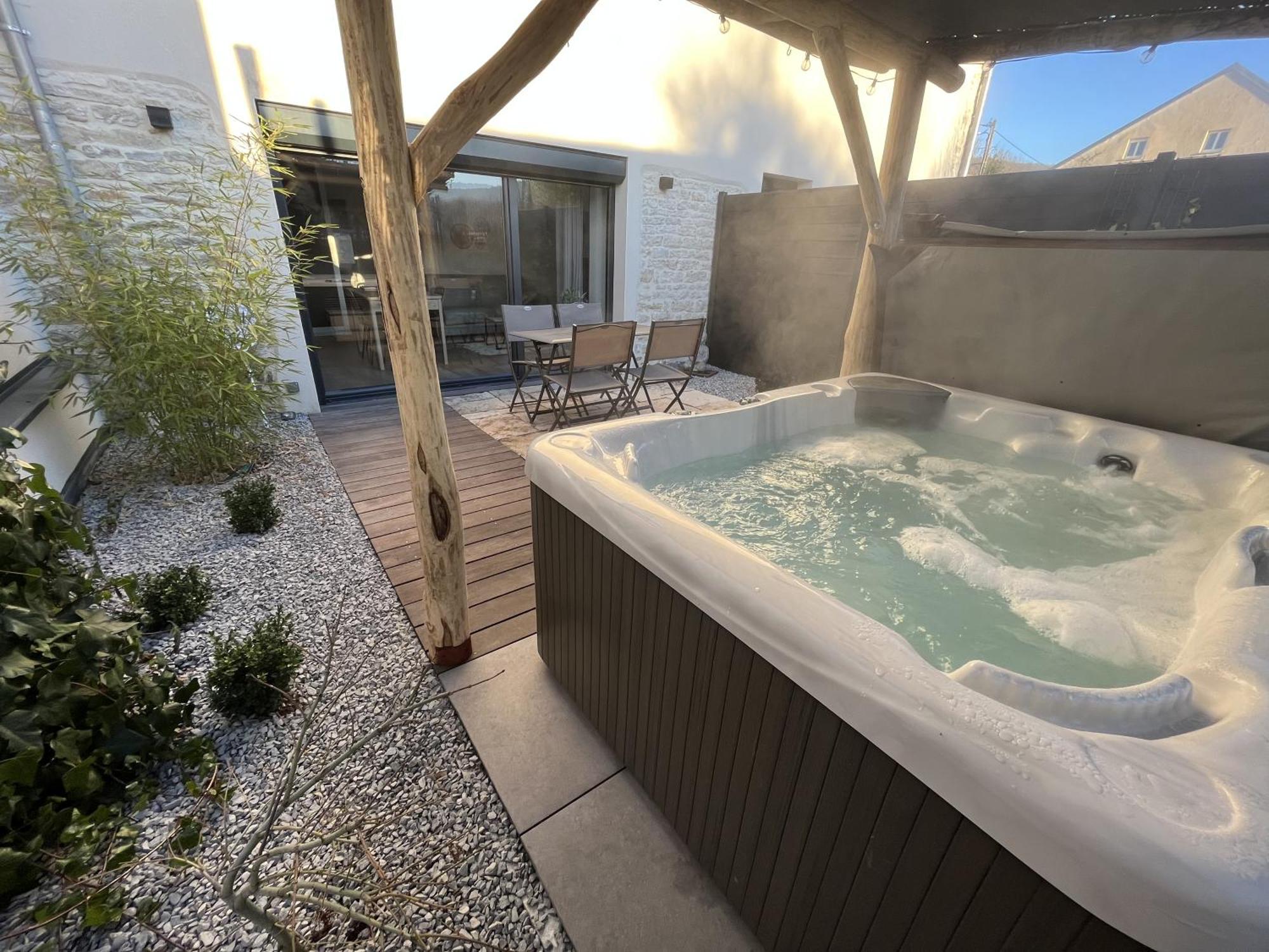 Sejour Detente - Appart'Hotel N 1 Avec Jaccuzi, Piscine Et Petit-Dejeuner Chouzelot Buitenkant foto