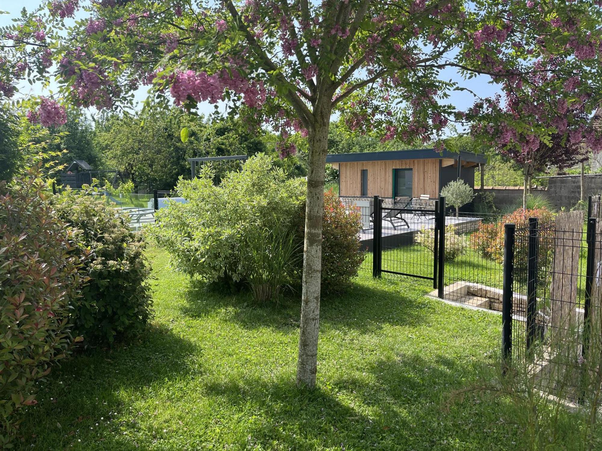 Sejour Detente - Appart'Hotel N 1 Avec Jaccuzi, Piscine Et Petit-Dejeuner Chouzelot Buitenkant foto