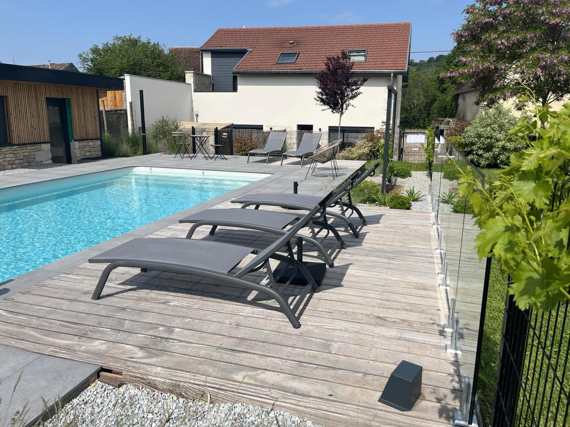 Sejour Detente - Appart'Hotel N 1 Avec Jaccuzi, Piscine Et Petit-Dejeuner Chouzelot Buitenkant foto